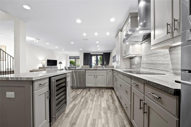 Building Photo - 105 Isle of Venice Dr