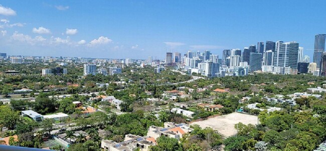 Building Photo - 2475 Brickell Ave