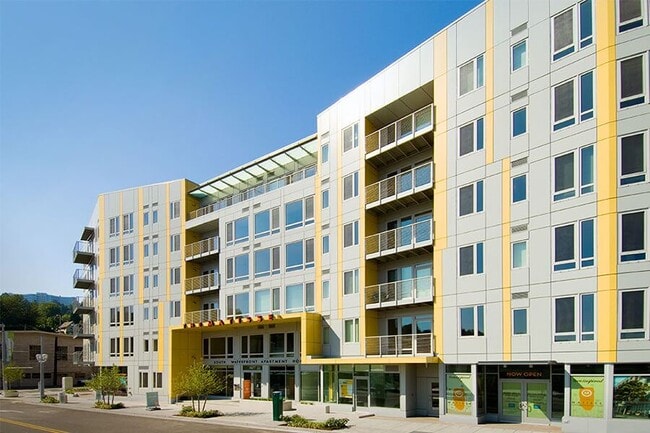 LEED gold certified building in Portland's South Waterfront, convenient to OHSU and the Portland Aerial Team - The Matisse