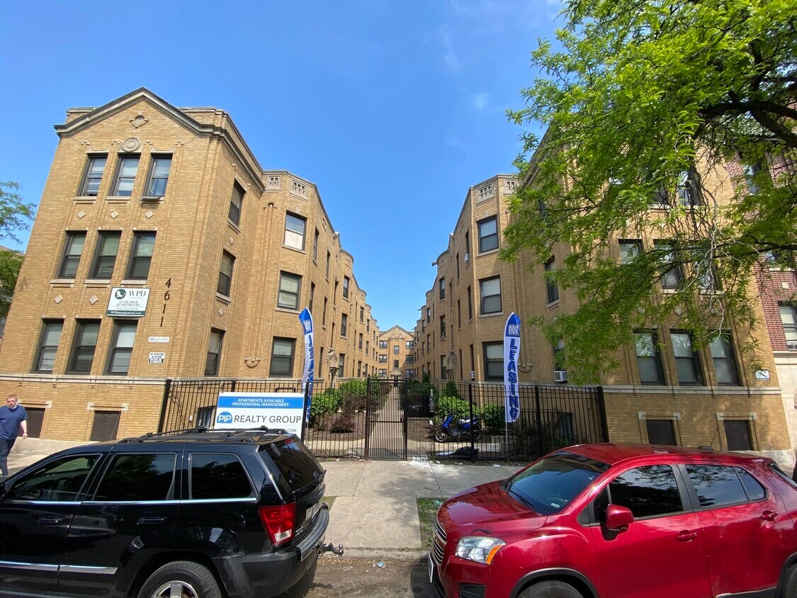 Primary Photo - 4611 S Drexel Blvd