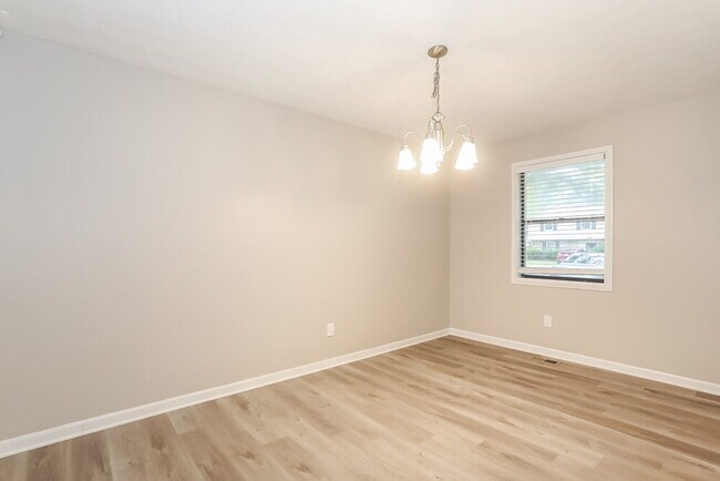 Foto del edificio - 4284 Ridgetop Dr