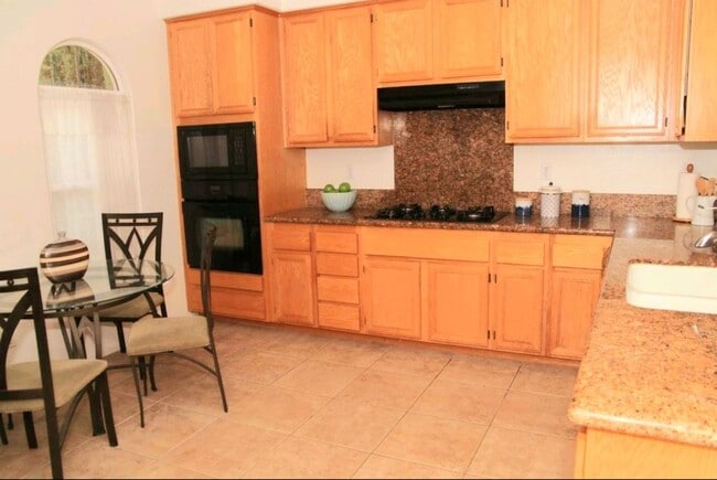 Foto del edificio - Lovely home in gated community