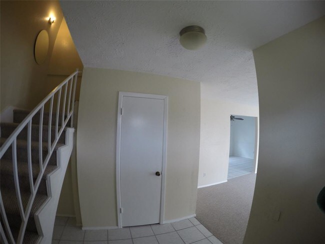 Building Photo - 205 Brookdale Dr