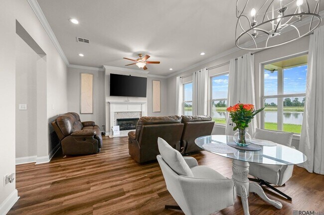 Foto del edificio - 5207 White River Rd