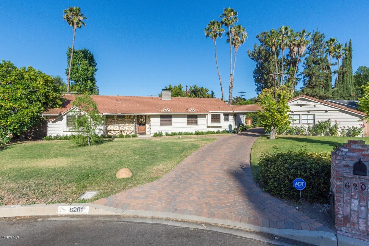 Primary Photo - 6201 Melba Ave