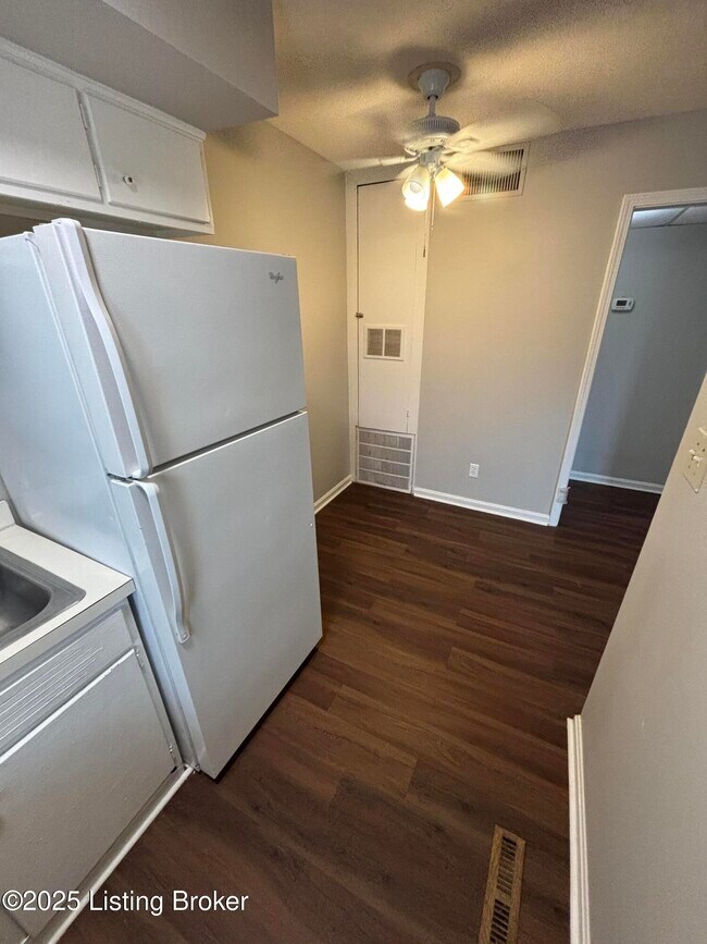 Foto del edificio - 2707 Riedling Dr