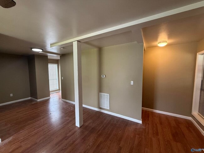 Building Photo - 215 Brian Dr