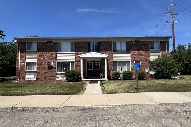 Foto del edificio - 18646 Van Horn Rd