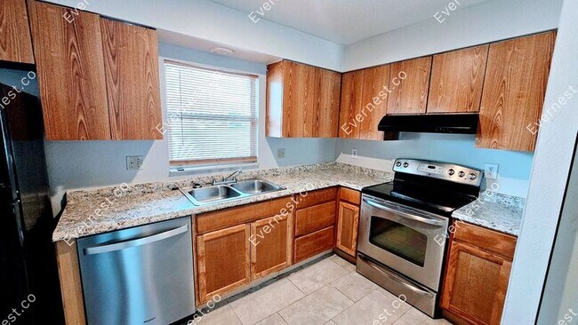 Foto del edificio - 3421 Temple St