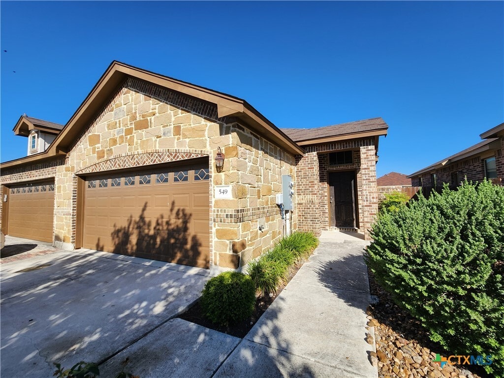 549 Creekside Frst, New Braunfels, TX 78130 Townhome Rentals in New