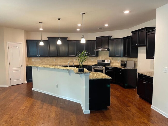 Building Photo - Room in Single Family Home on Agnew Dr