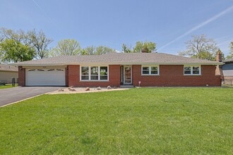 Building Photo - 2232 Sprucewood Ave