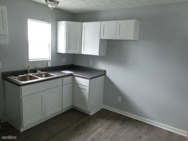 Building Photo - 4 br, 1.5 bath Apartment - 751 E Mound St