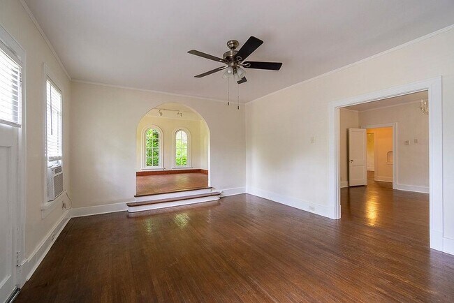 Foto del edificio - 343 N McLean Blvd