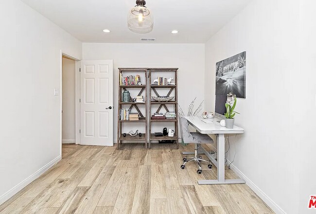 Foto del edificio - 1525 Glenavon Ave