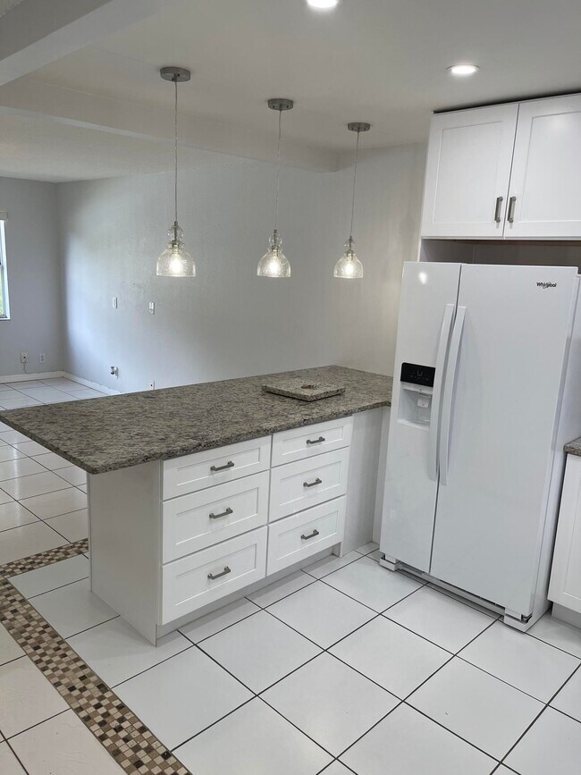 Building Photo - 440 SE 2nd Avenue 5 Deerfield Beach Fl 33441