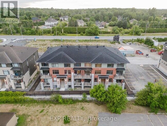 Photo du bâtiment - 203 Silhouette Private