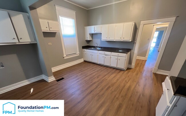 Building Photo - 1229 Neptune St