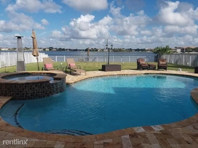 Foto principal - 6 br, 5.5 bath House - 15999 SW 54th Ct
