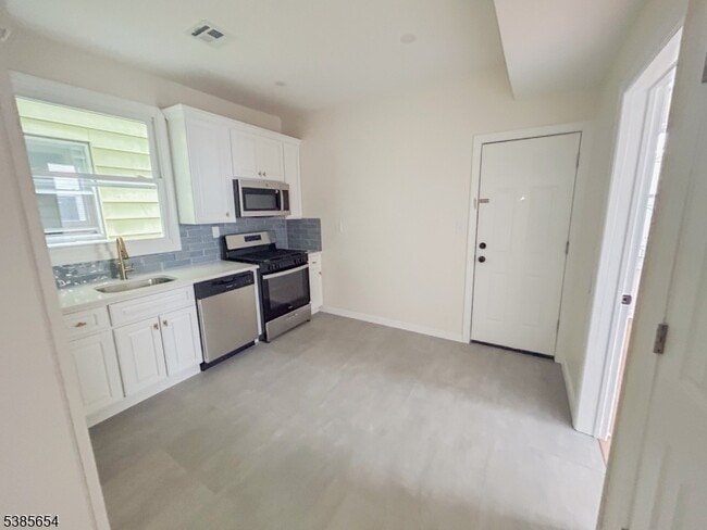 Building Photo - 261 22nd St