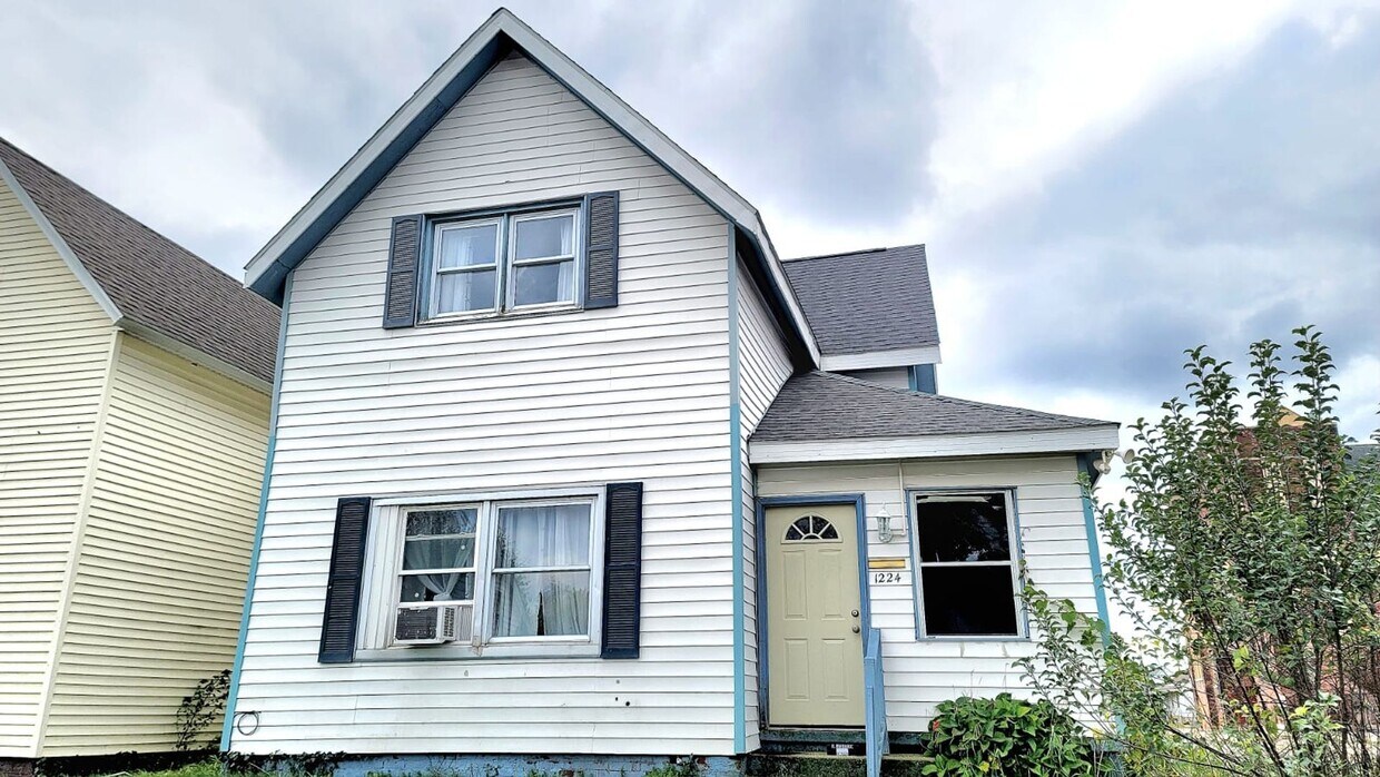 Primary Photo - 1224 Dunham St - South Bend