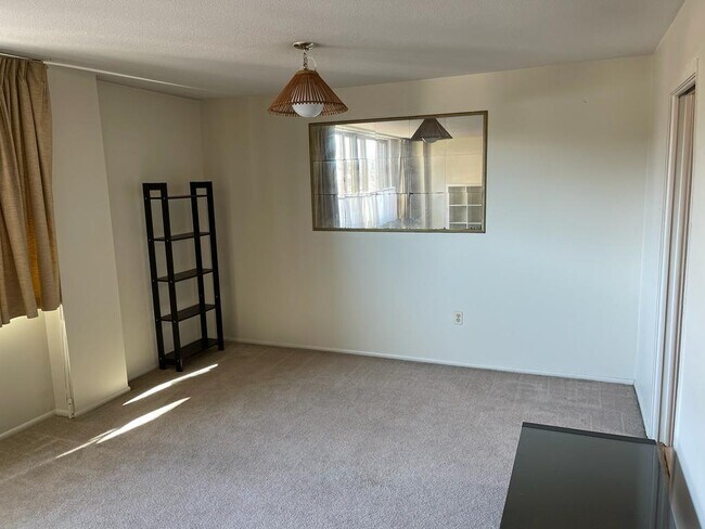 Fotografía del edificio - 1 E University Pky