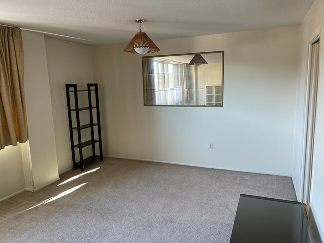 Living Room - dining area - 1 E University Pky