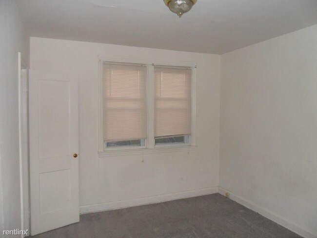 Building Photo - 1049 Parksley Ave