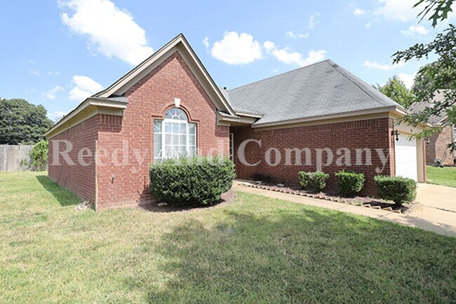 Building Photo - 8911 Little House Cove