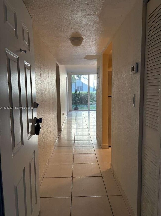 Foto del edificio - 10090 NW 80th Ct