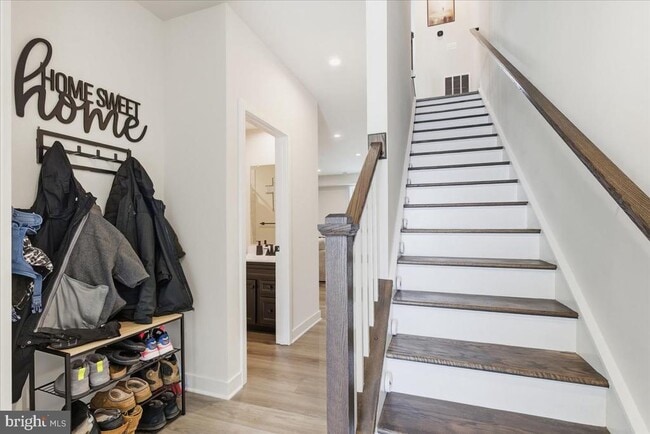 Building Photo - 7810 Yona Ct