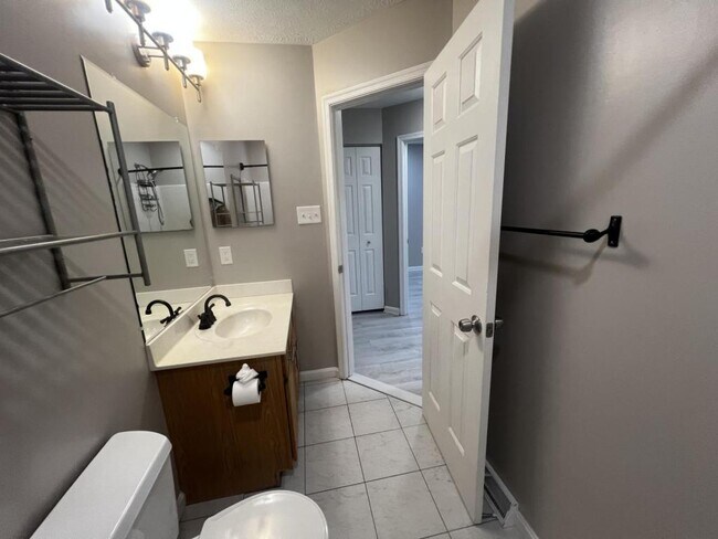 Foto del edificio - 1762 Upper Forde Ln