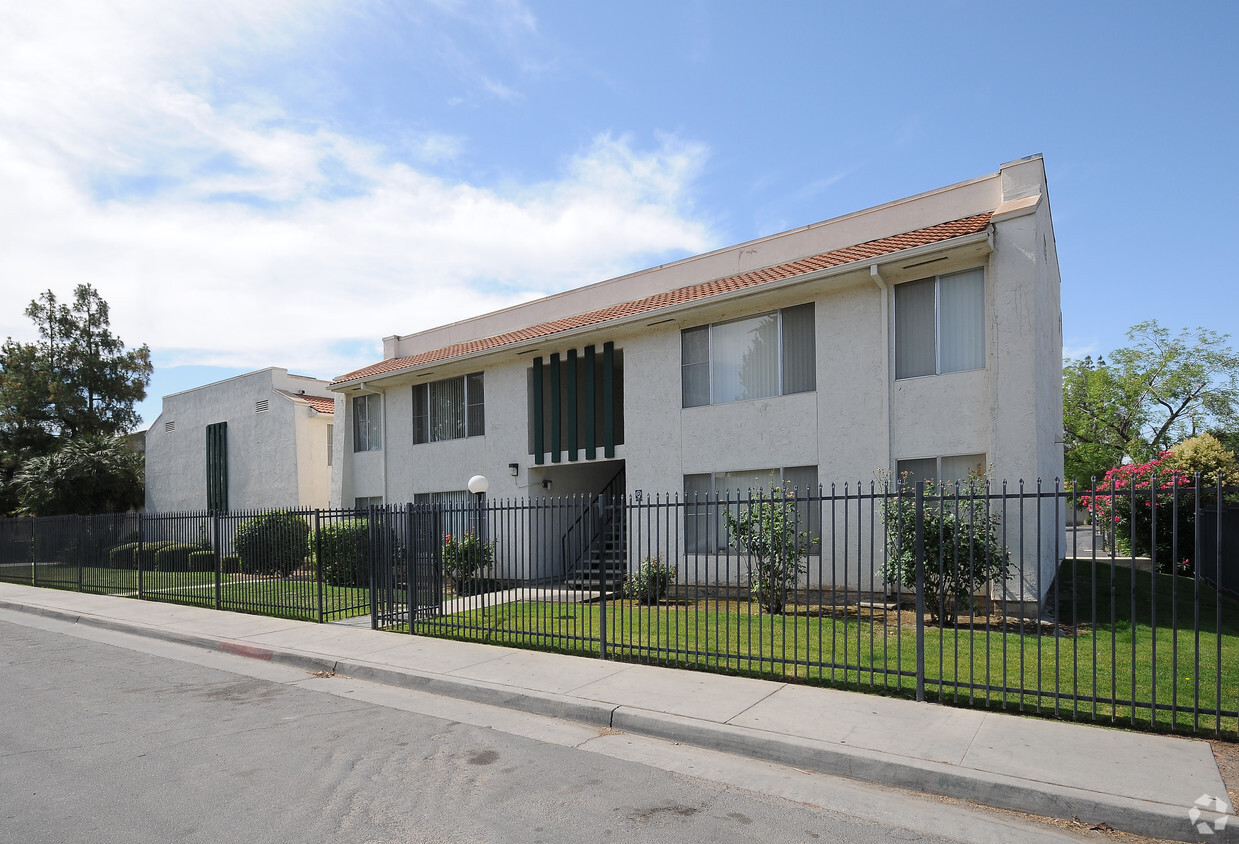 Building Photo - Woodlane Apartments