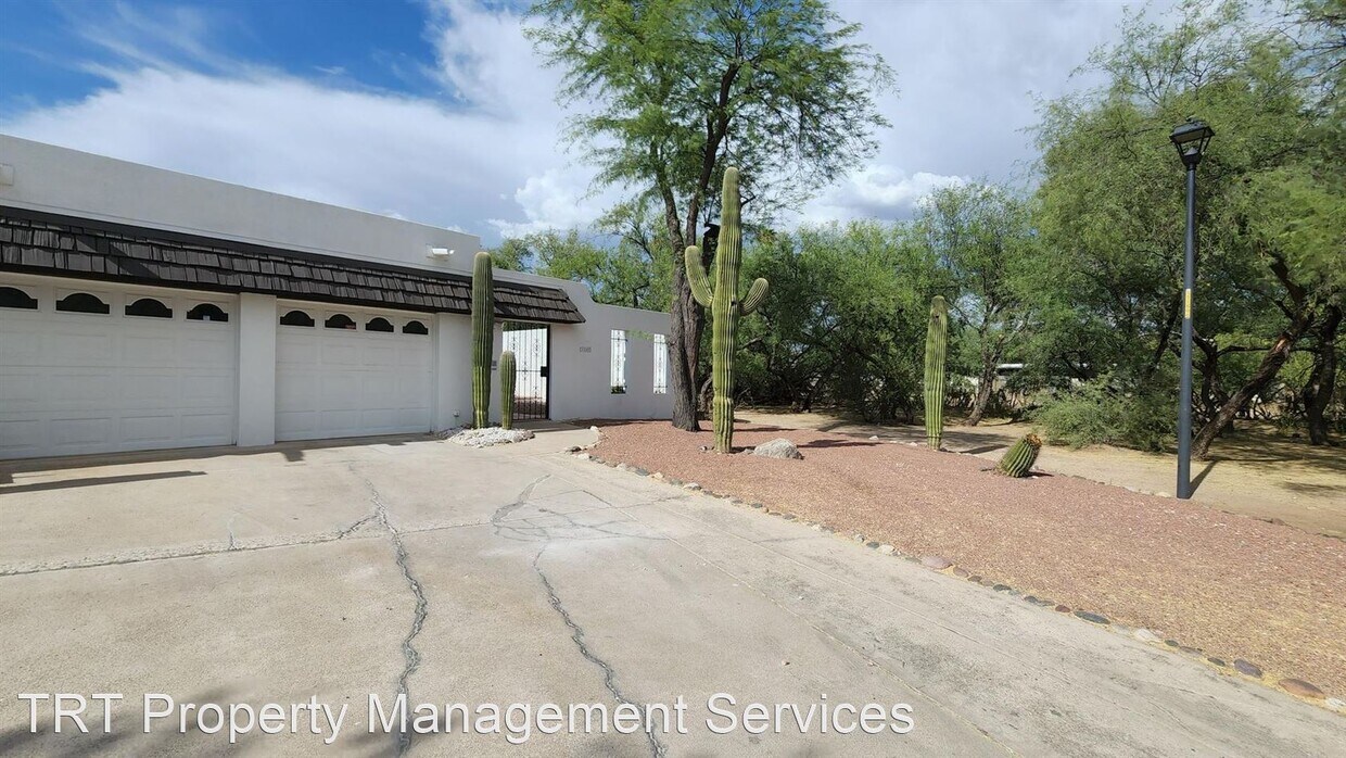 Foto principal - 3 br, 2 bath House - 7149 E SABINO VISTA CIR