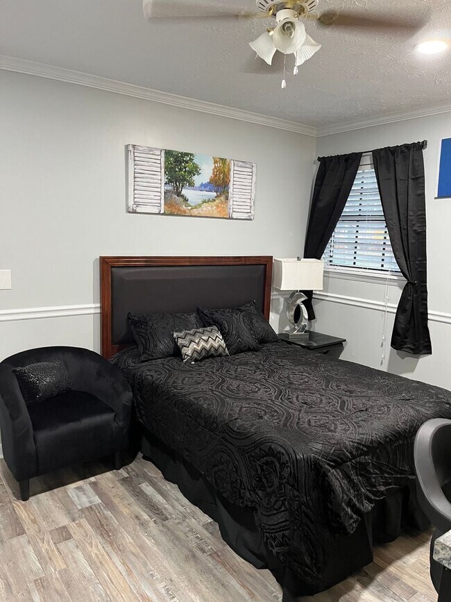 Foto del edificio - 929 Dennis St SW