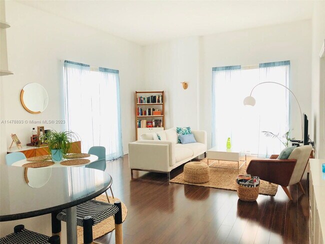 Foto del edificio - 7290 SW 90th St