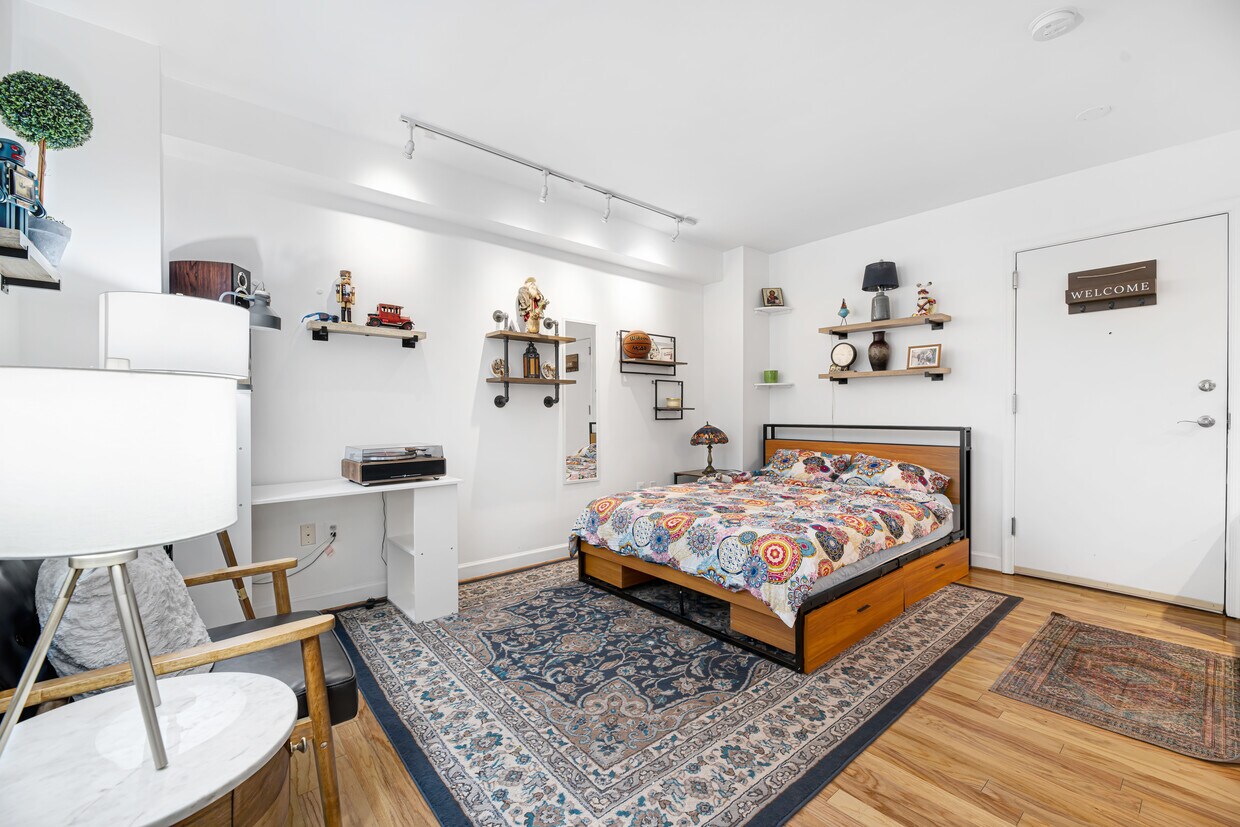 Primary Photo - 1314 Massachusetts Ave NW