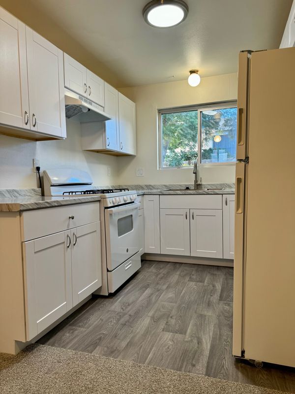 Building Photo - 2055 Felspar St