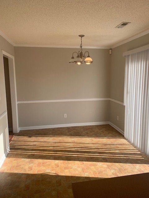 Foto del edificio - 1205 Cross Creek Cir