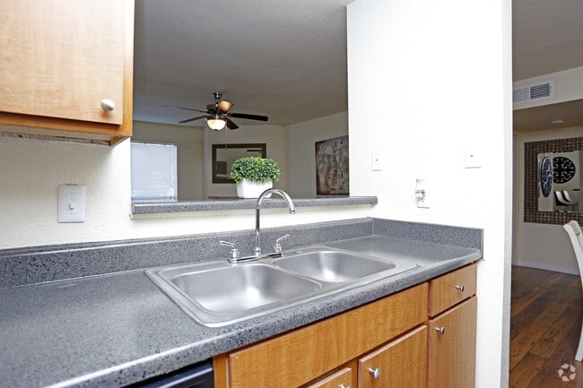 Interior Photo - Knoll Crest