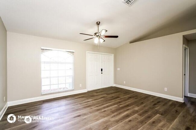 Foto del edificio - 2101 NE 7th Pl, Cape Coral, FL 33909