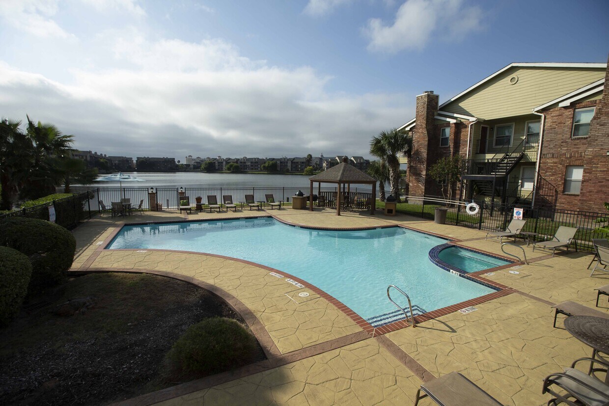 Lakeside at Campeche Apartments 3102 Cove View Blvd Galveston, TX