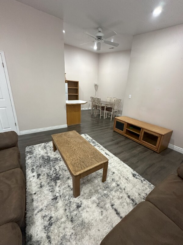 Foto del edificio - 1559 Riverside Ave