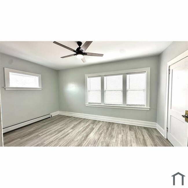 Building Photo - 249 Central Park