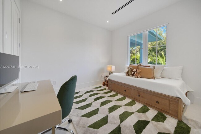 Foto del edificio - 6901 Veronese St