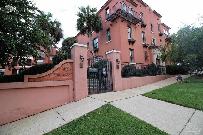 Foto del edificio - 2007 E Gadsden St
