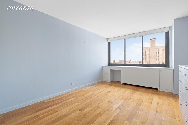 Building Photo - 515 E 72nd St