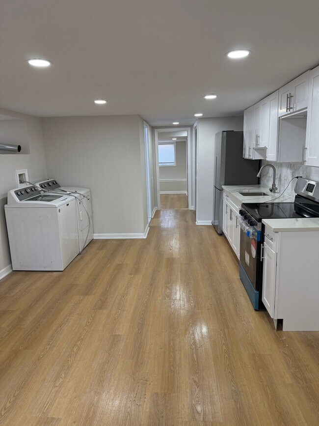 Foto del edificio - 4050 Maywood St