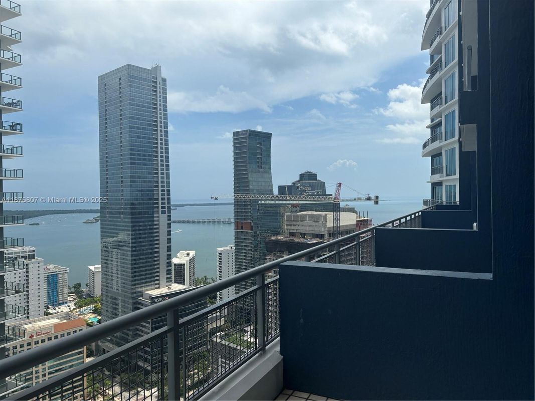 Foto principal - 60 SW 13th St