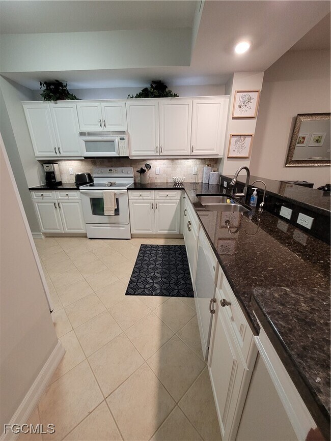 Building Photo - 10530 Amiata Way